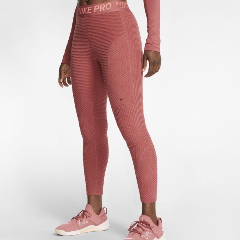 NWT NIKE LEGGINGS ✔️